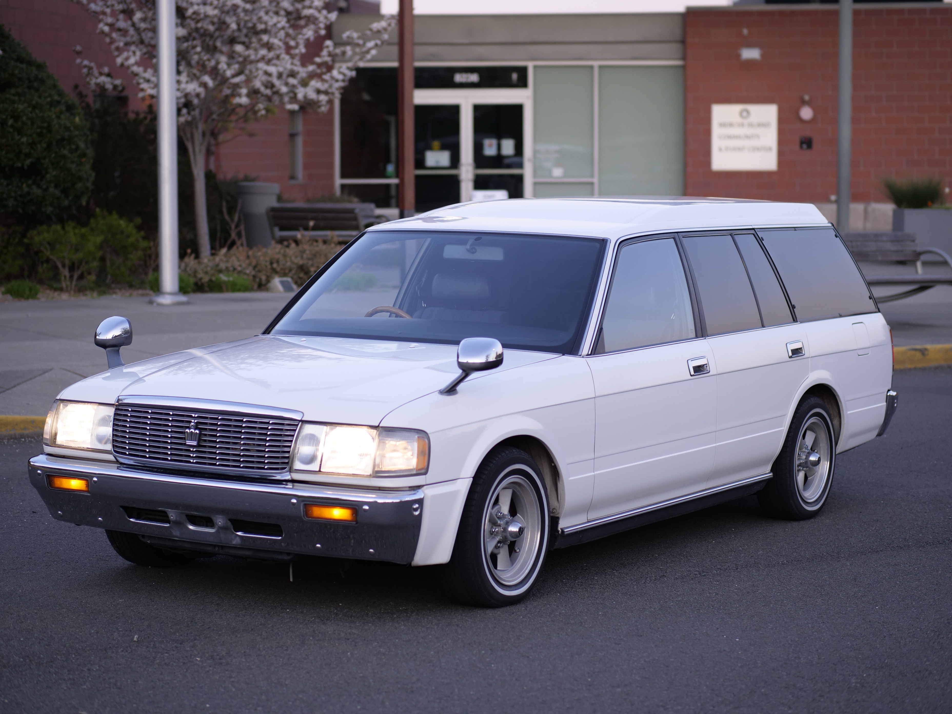 Toyota crown wagon