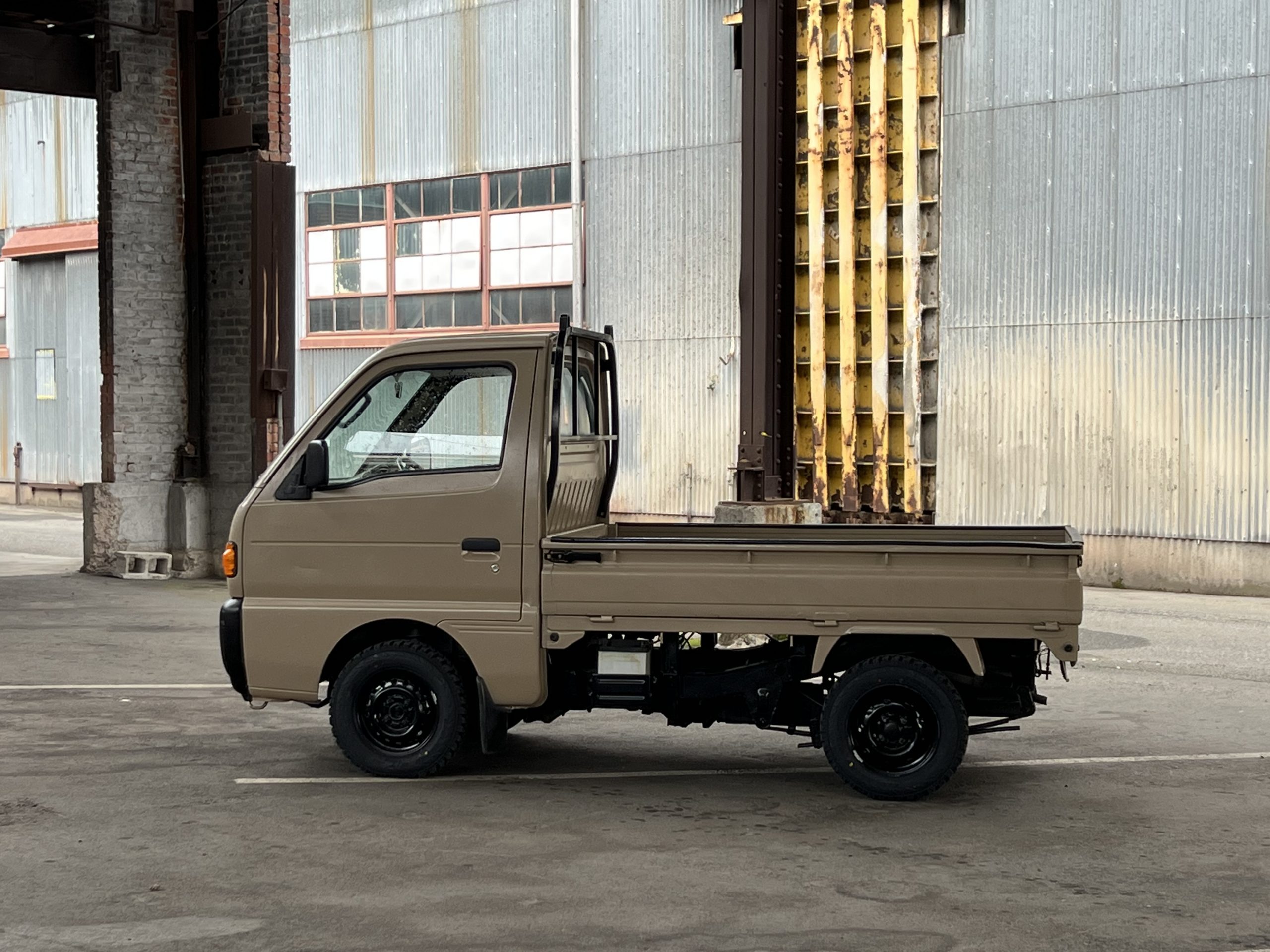 Suzuki Carry 4WD kei-truck - brown #4 | AdamsGarage - SODO-MOTO
